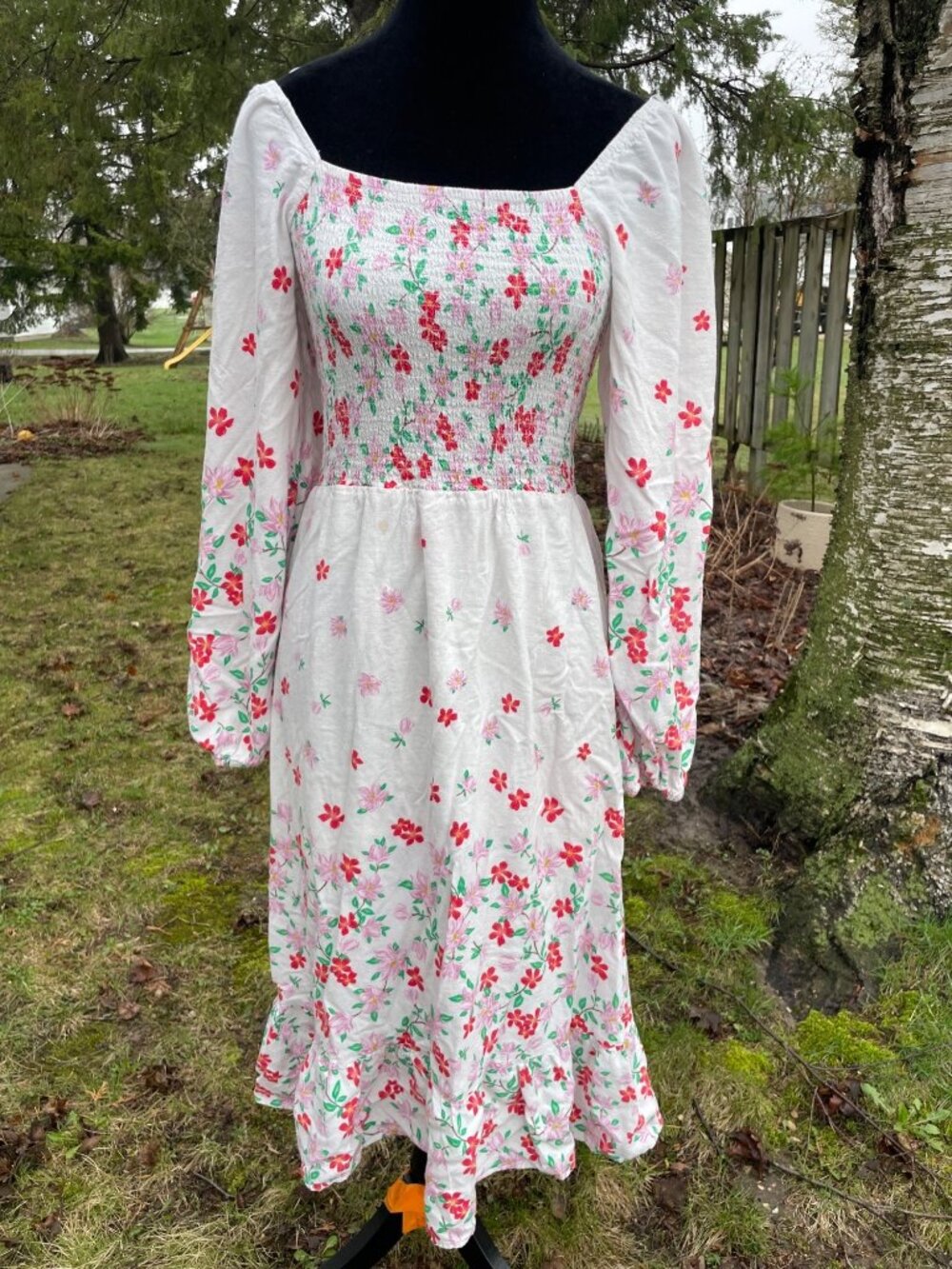 Draper James White Floral Dress Puff Sleeve Smocked Spring Summer Linen Blend
